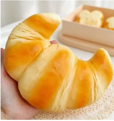 Custom Croissant Squishy — Realistic PU Bakery Toy — Layered bakery texture reference
