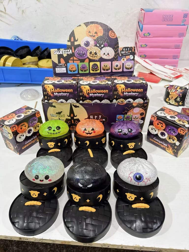 OEM Halloween Shiny Bao Squishy — Product view